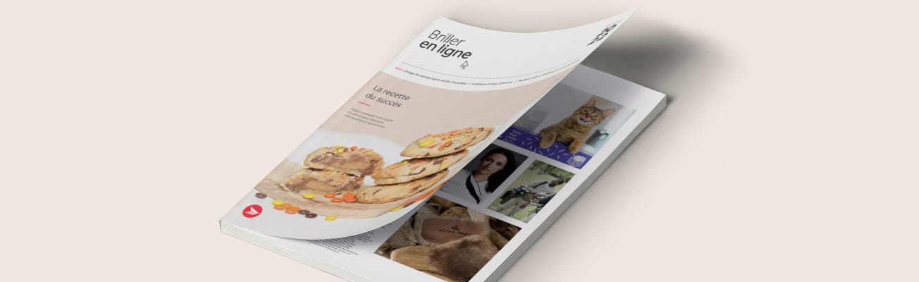 Couverture du numéro Printemps 2022 du magazine « Briller en ligne » affichant des biscuits d’YVR Cookie empilés.